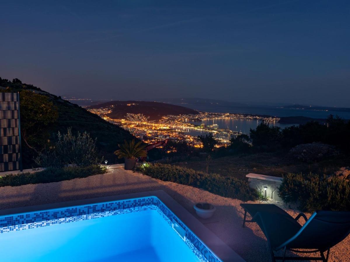 Scenic Sea View,Three Bedroom Villa With Pool Trogir Exterior foto